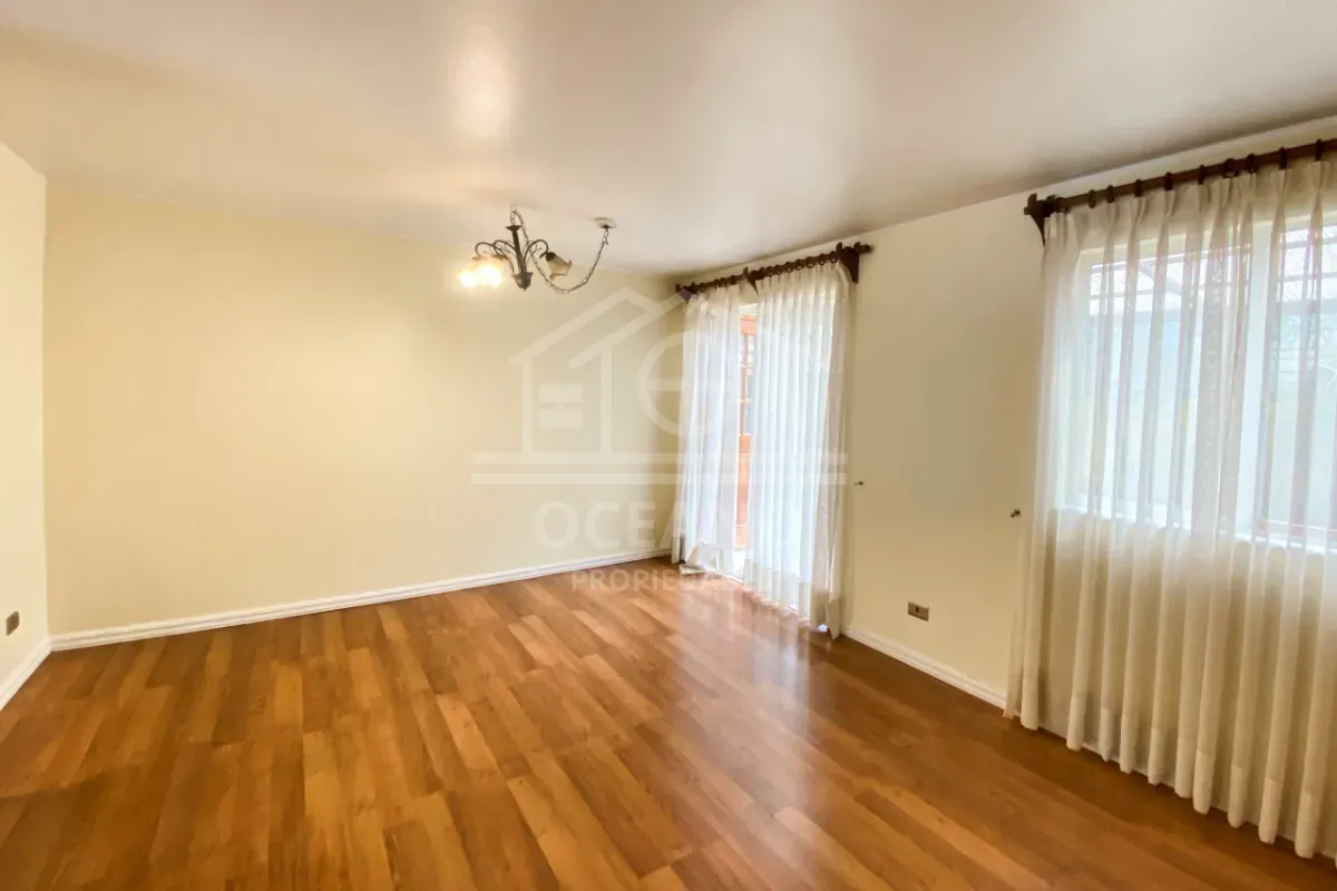 Oportunidad de Venta Gran Casa en Valle Volcanes 