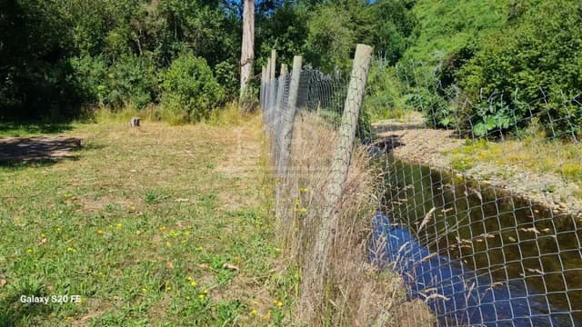 Exclusiva Casa en Parcela con Rio 6D/3B