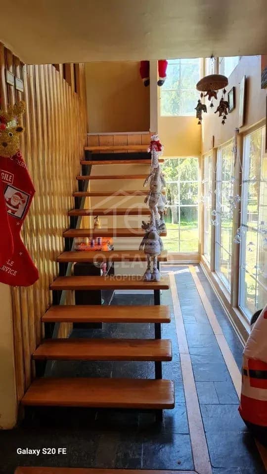 Exclusiva Casa en Parcela con Rio 6D/3B