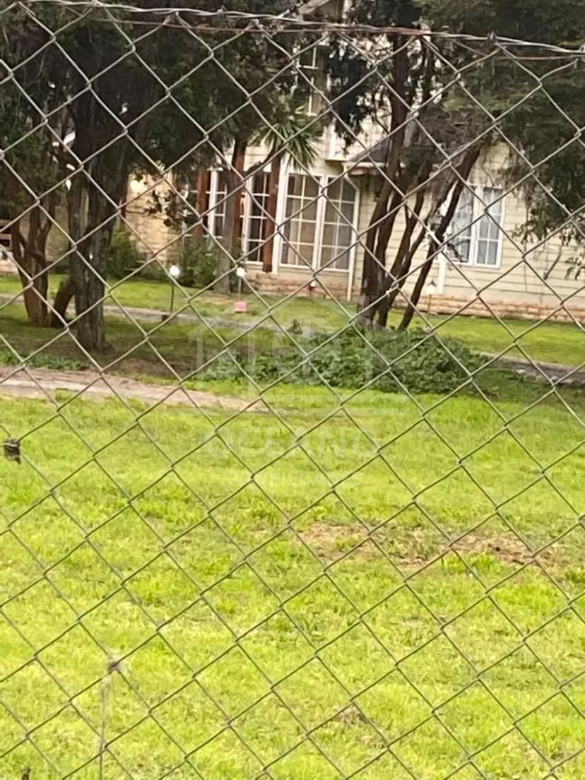 Exclusiva Casa en Parcela con Rio 6D/3B