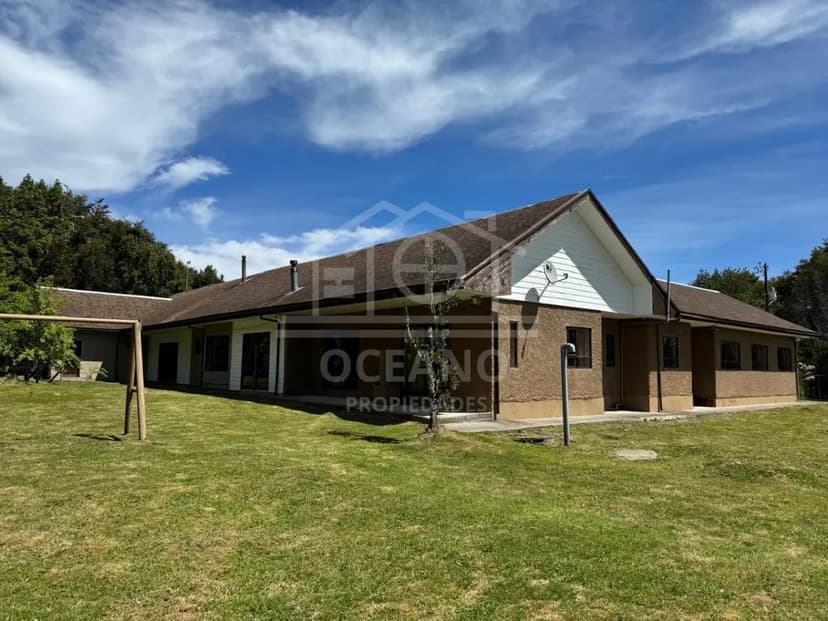 Gran Casa en Arriendo 450 m2 Construidos en Parcela de 5000