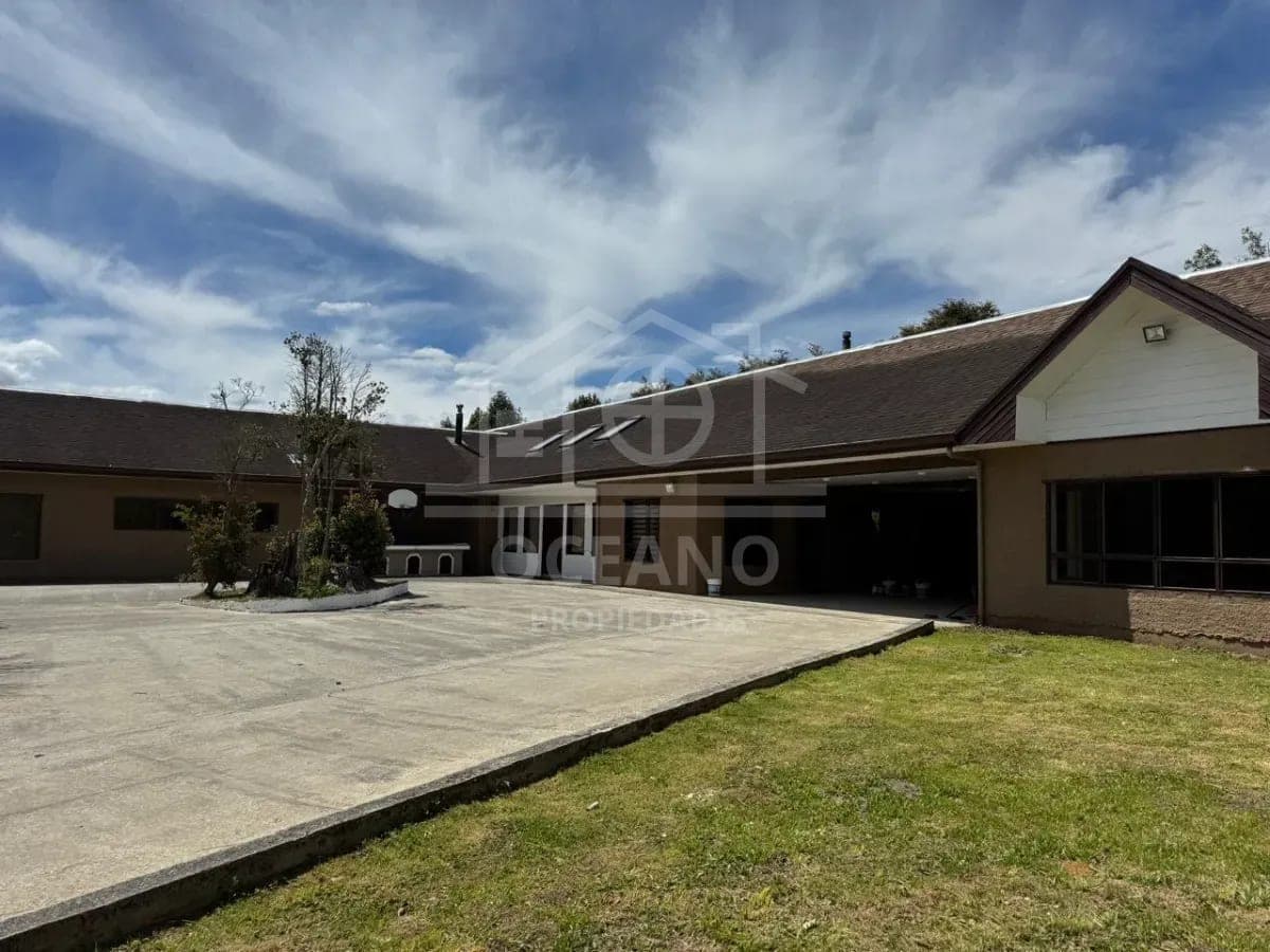 Gran Casa en Arriendo 450 m2 Construidos en Parcela de 5000