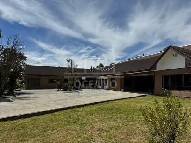 Gran Casa en Arriendo 450 m2 Construidos en Parcela de 5000