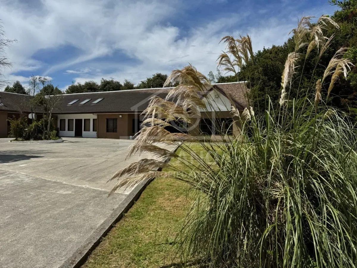 Gran Casa en Arriendo 450 m2 Construidos en Parcela de 5000