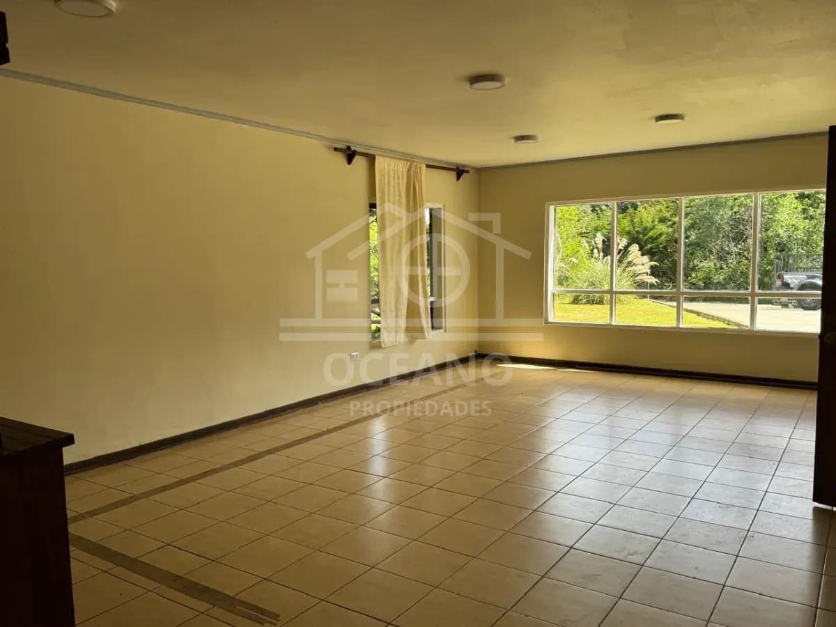 Gran Casa en Arriendo 450 m2 Construidos en Parcela de 5000