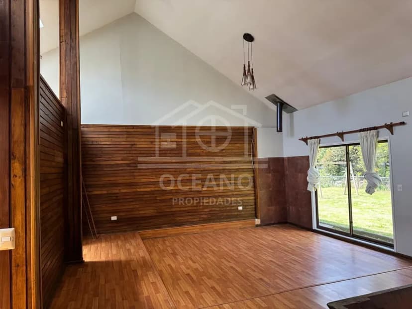 Gran Casa en Arriendo 450 m2 Construidos en Parcela de 5000