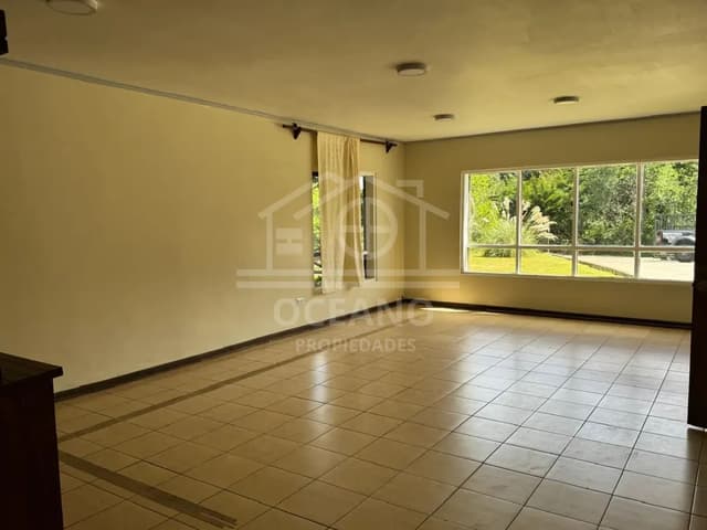 Gran Casa en Arriendo 450 m2 Construidos en Parcela de 5000