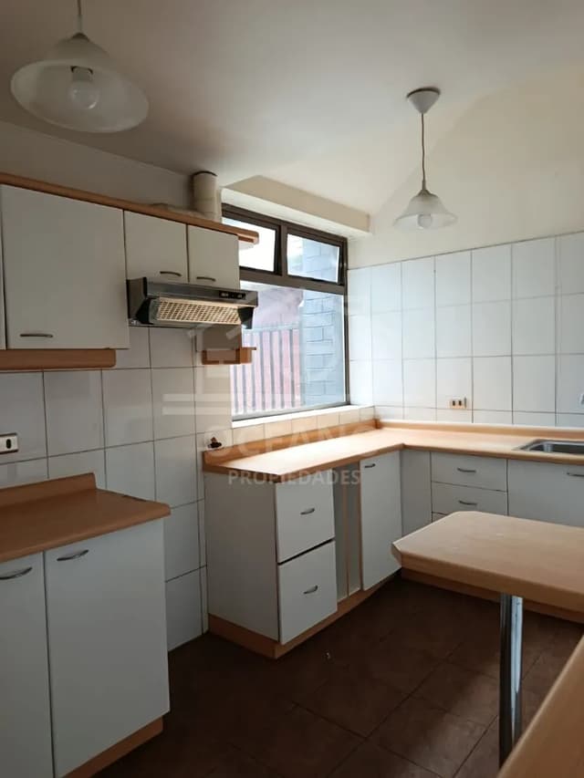 Oportunidad Casa Jardín Austral con Local Comercial