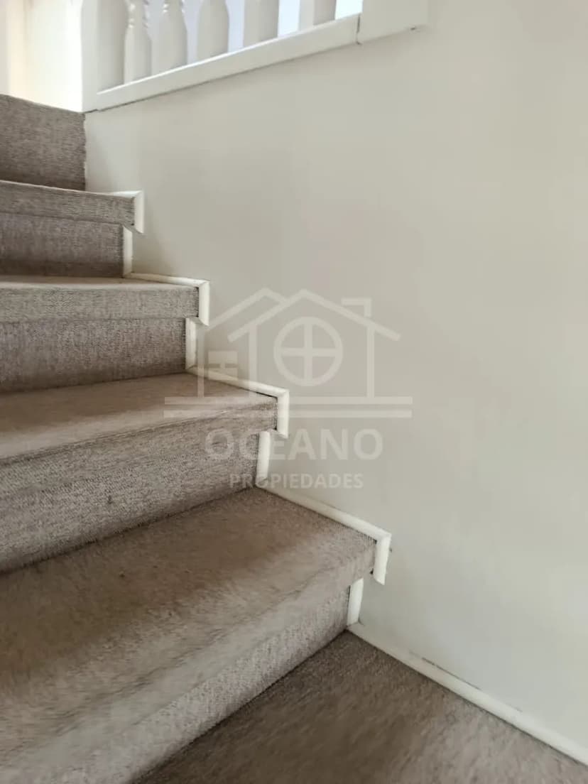 Oportunidad Casa Jardín Austral con Local Comercial