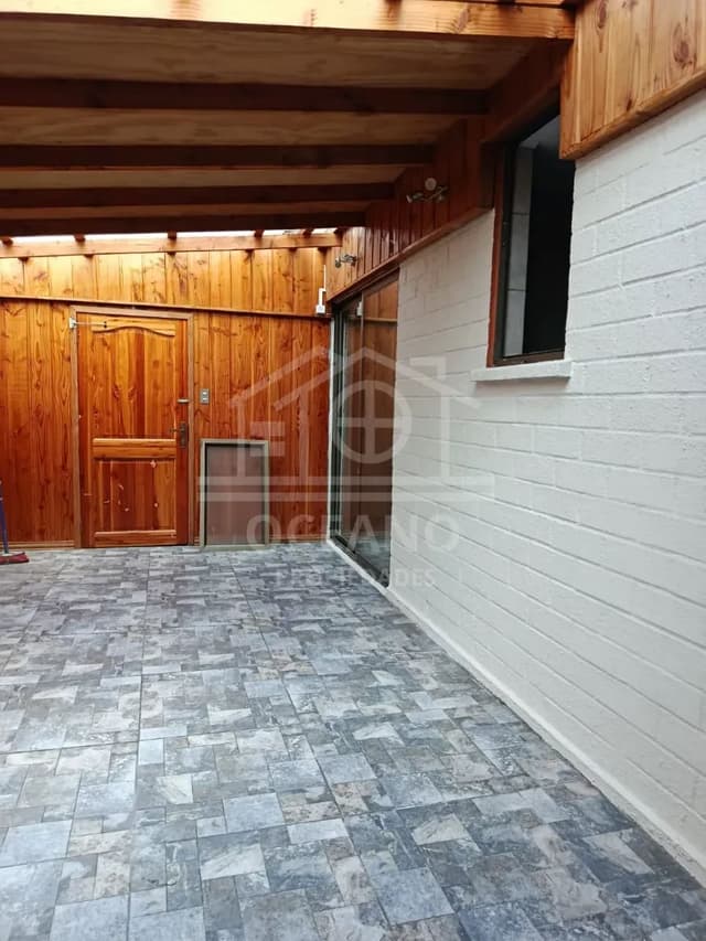 Oportunidad Casa Jardín Austral con Local Comercial