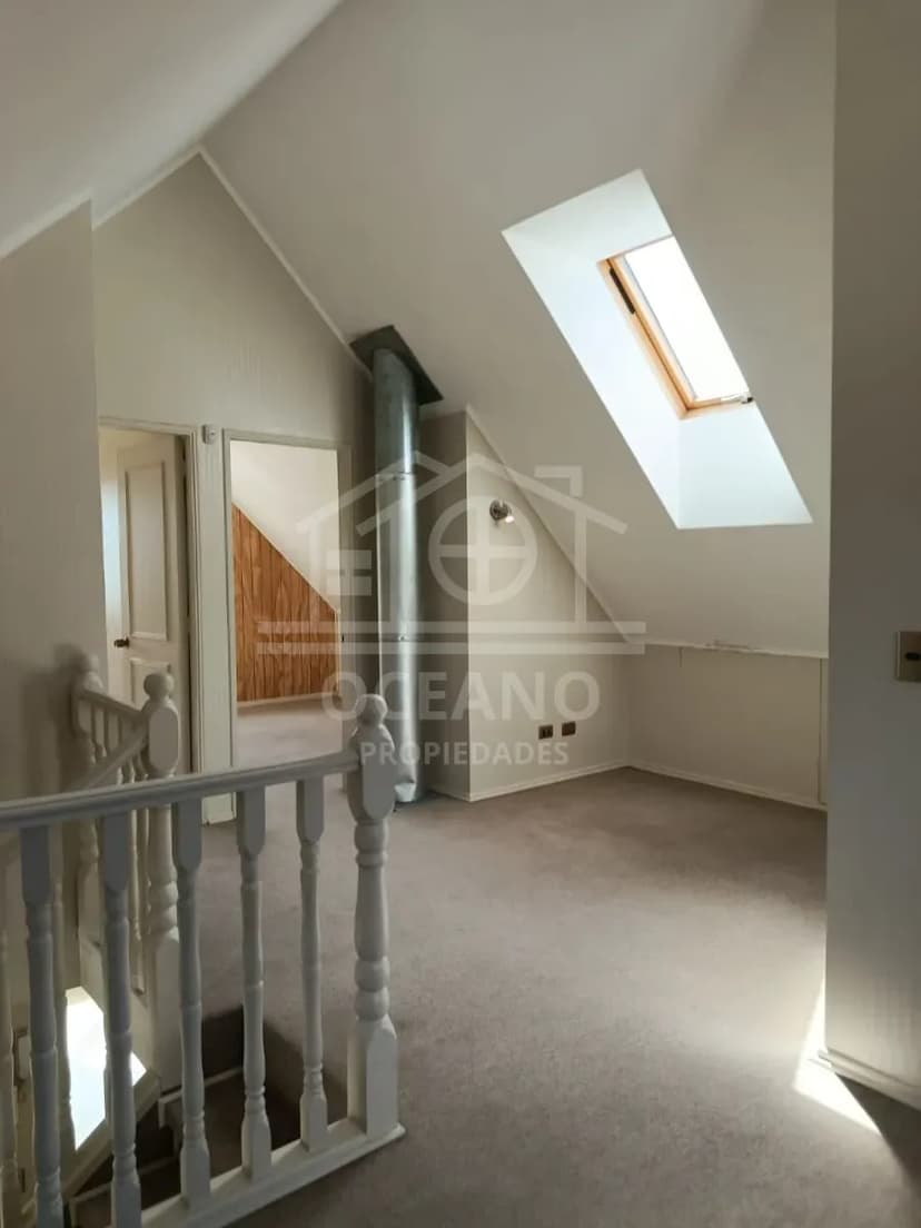 Oportunidad Casa Jardín Austral con Local Comercial