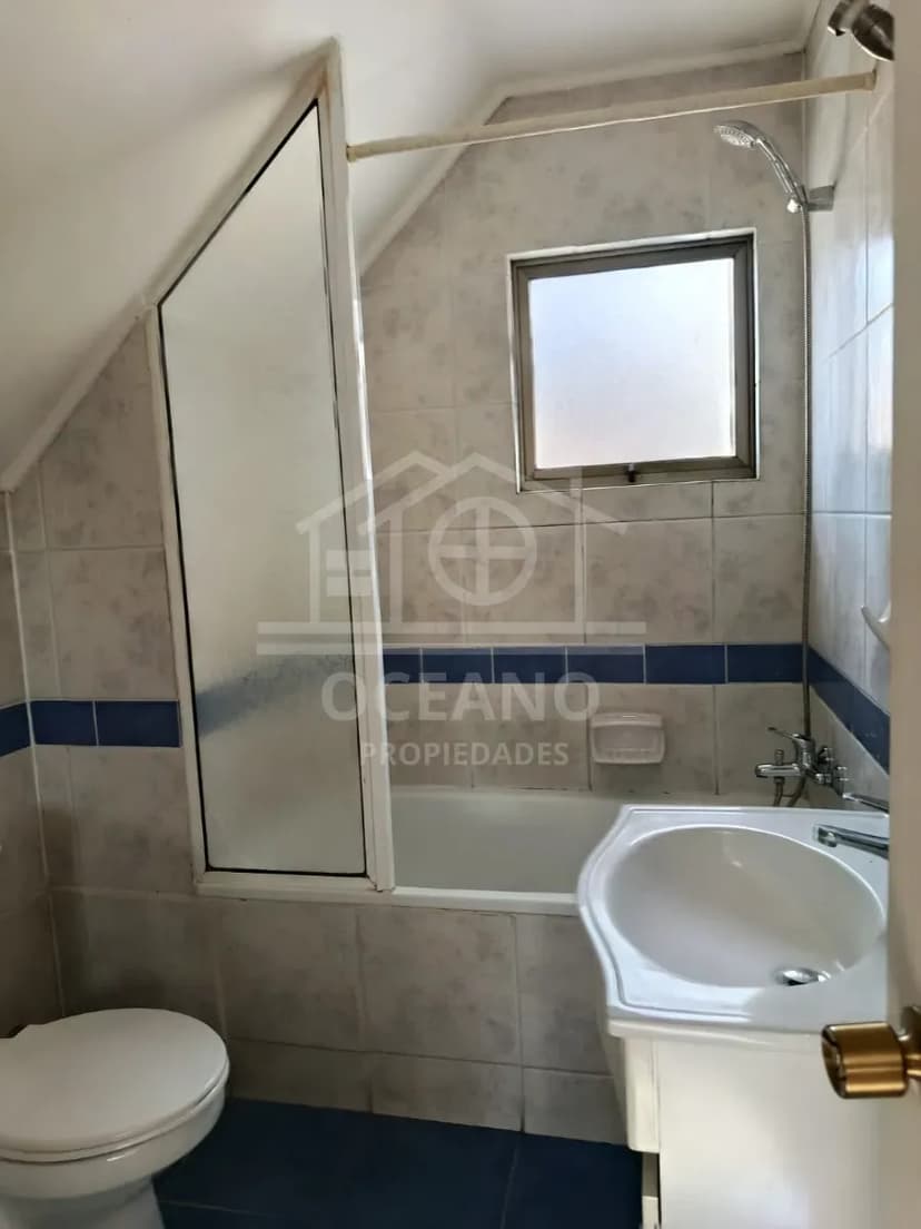Oportunidad Casa Jardín Austral con Local Comercial
