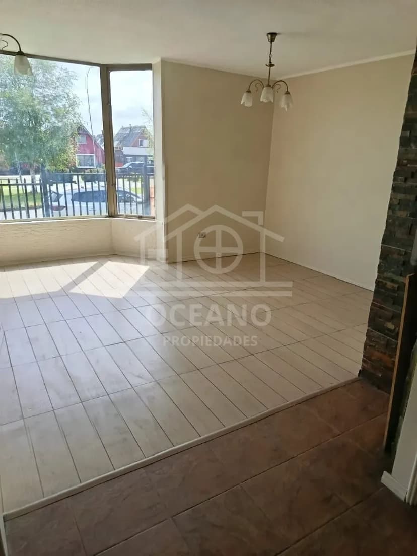 Oportunidad Casa Jardín Austral con Local Comercial